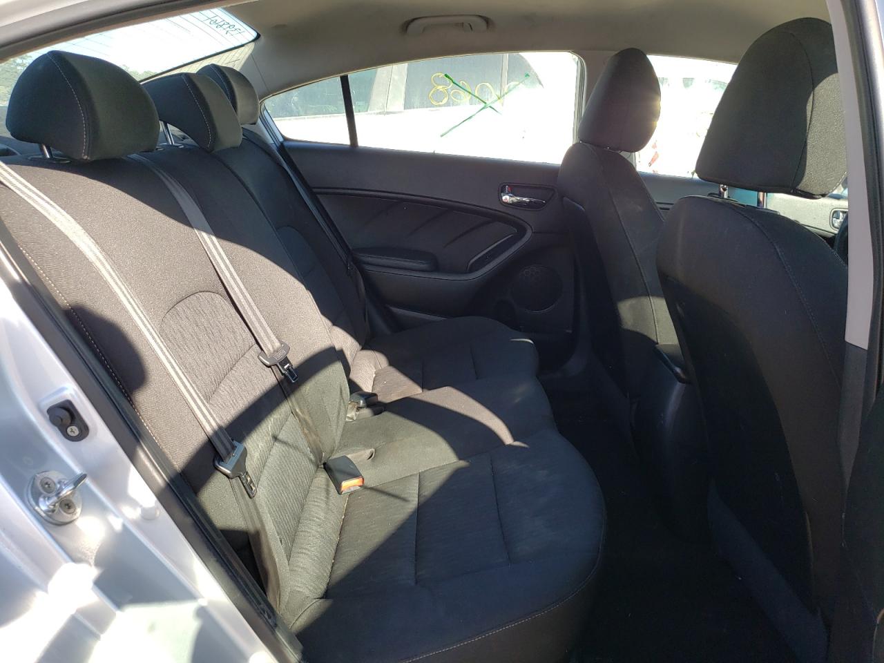 Photo 6 from auction – 2016 KIA FORTE LX with VIN KNAFK4A69G5585668
