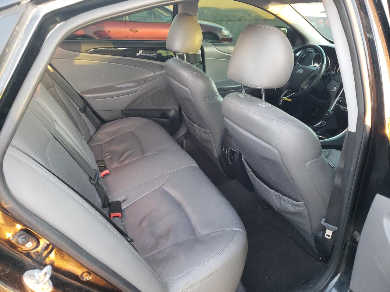 Photo 6 from auction – 2011 HYUNDAI SONATA SE with VIN 5NPEC4AC6BH019459