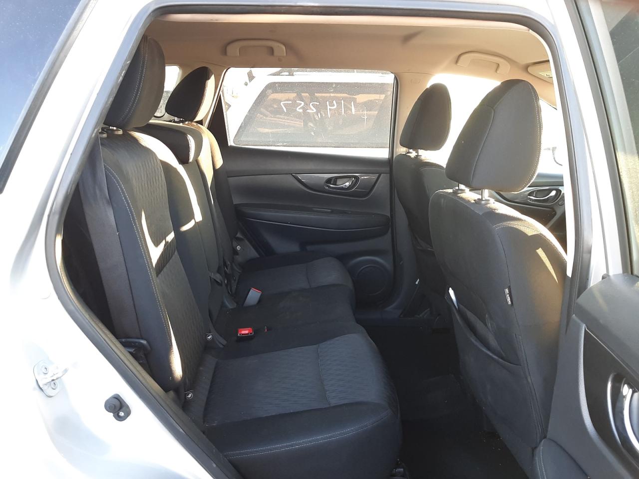 Photo 6 from auction – 2017 NISSAN ROGUE S with VIN KNMAT2MT1HP550869