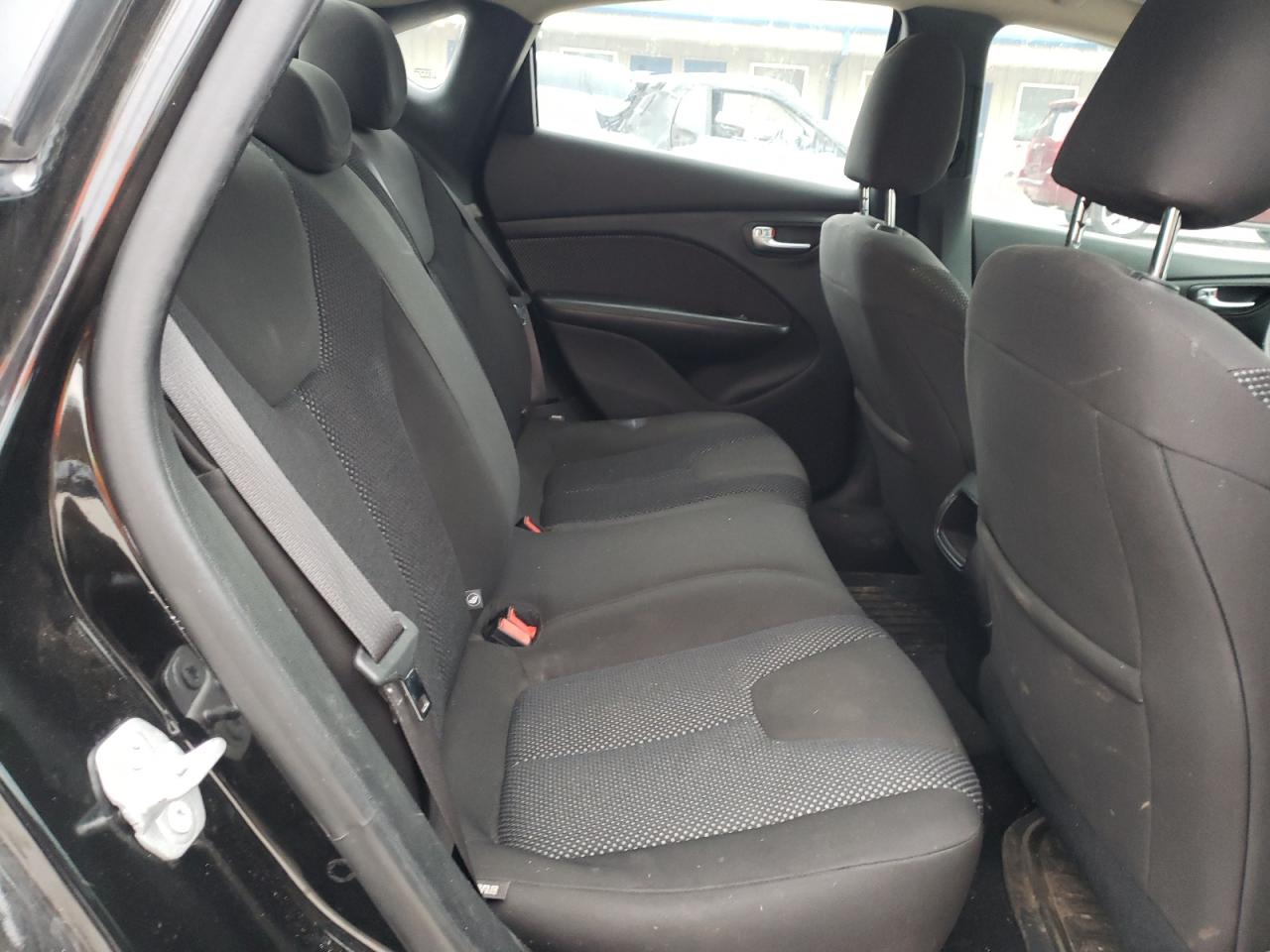 Photo 6 from auction – 2016 DODGE DART SE with VIN 1C3CDFAA1GD624747