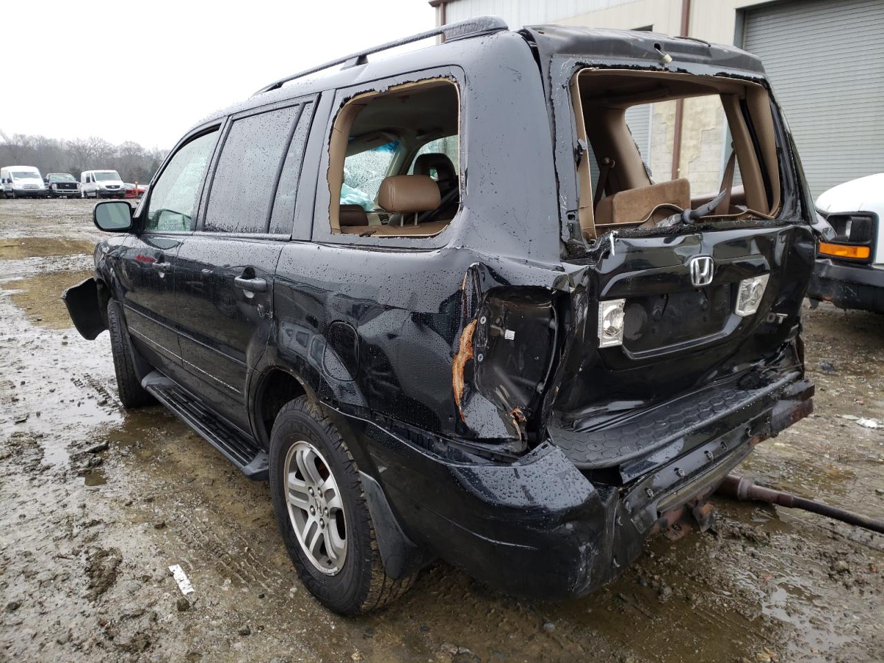 Photo 3 from auction – 2004 HONDA PILOT EXL with VIN 2HKYF18744H546138