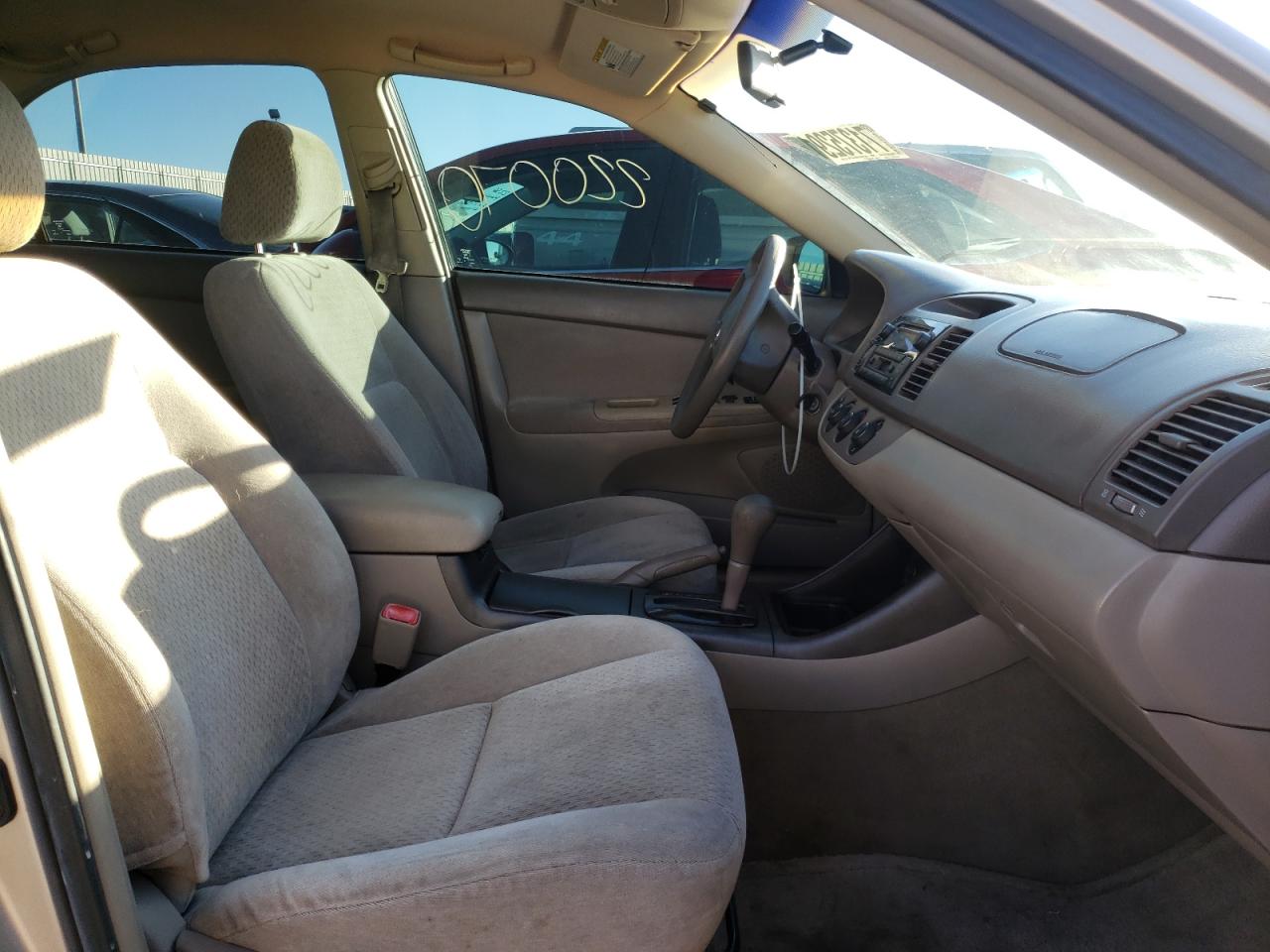 Photo 5 from auction – 2004 TOYOTA CAMRY LE with VIN 4T1BE32K64U797326