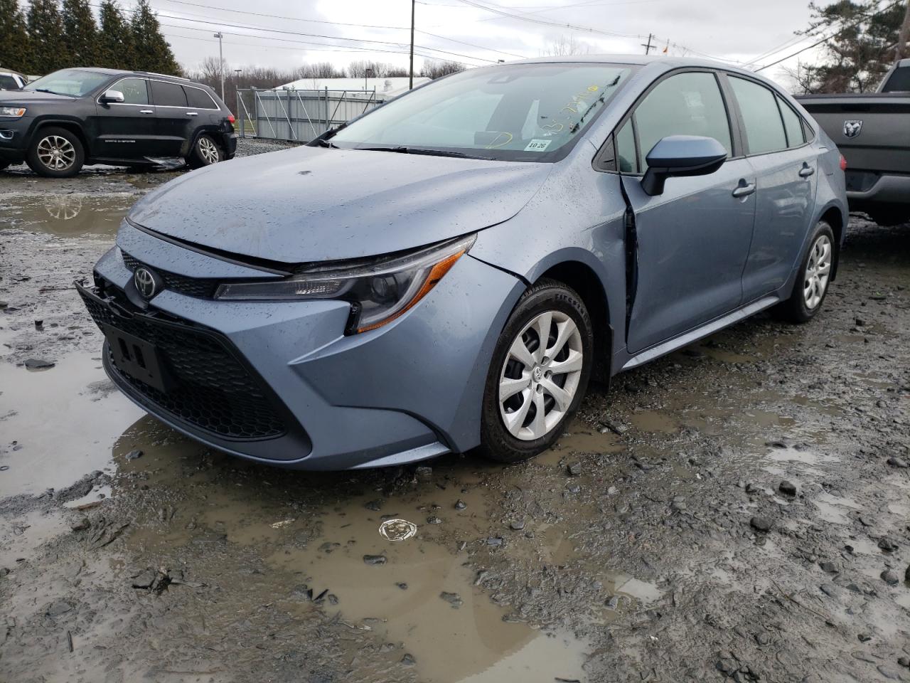 Photo 2 from auction – 2022 TOYOTA COROLLA LE with VIN 5YFEPMAE4NP283969