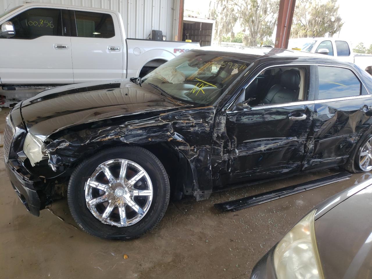 Photo 9 from auction – 2009 CHRYSLER 300C with VIN 2C3KA63T99H601256