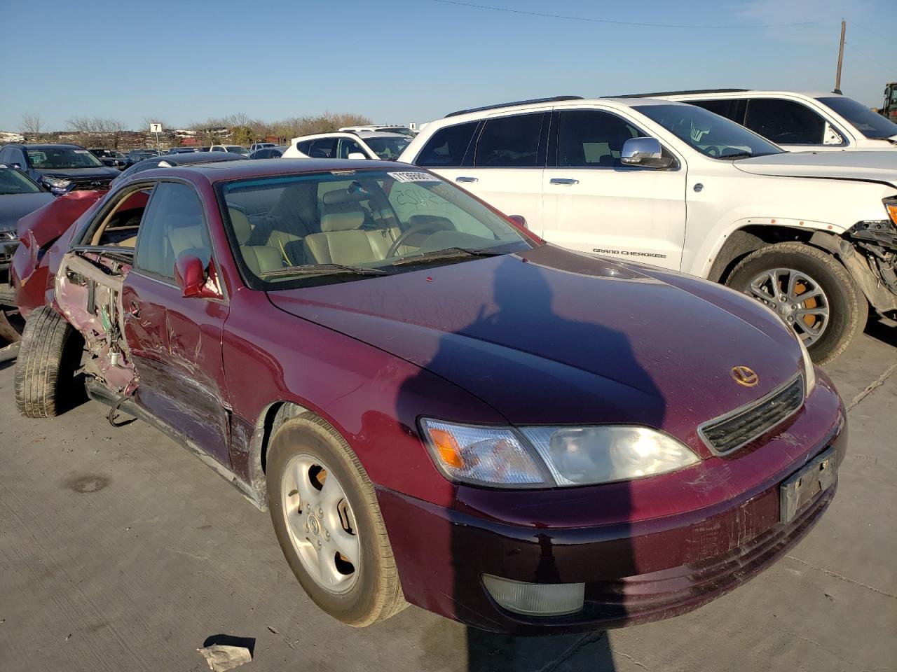 LEXUS ES 300 1998 with VIN JT8BF28G7W5018283 - Photo from auction