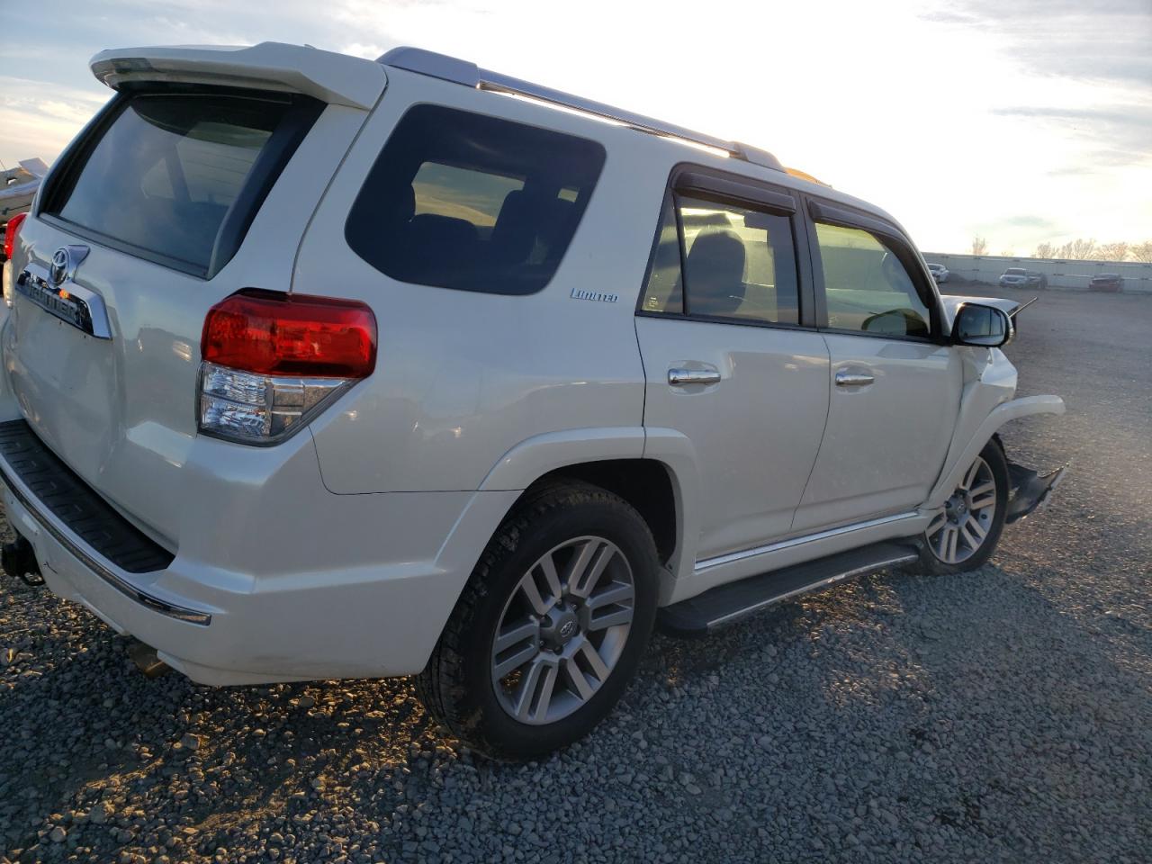 Photo 4 from auction – 2013 TOYOTA 4RUNNER SR with VIN JTEBU5JR5D5112823