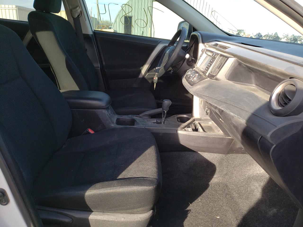 Photo 5 from auction – 2016 TOYOTA RAV4 LE with VIN 2T3BFREV6GW528311