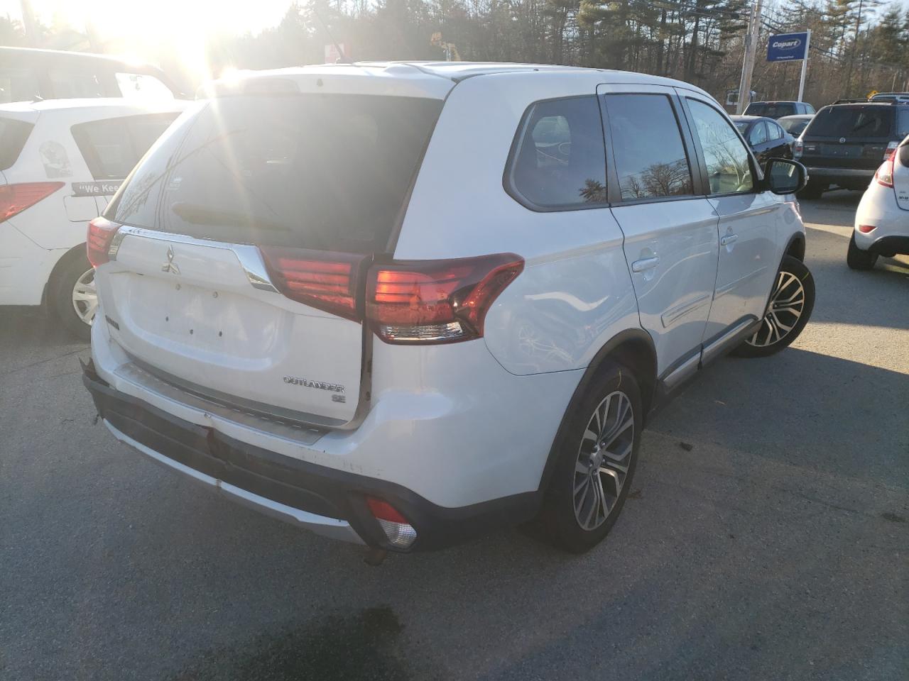 Photo 4 from auction – 2016 MITSUBISHI OUTLANDER with VIN JA4AZ3A37GZ044050