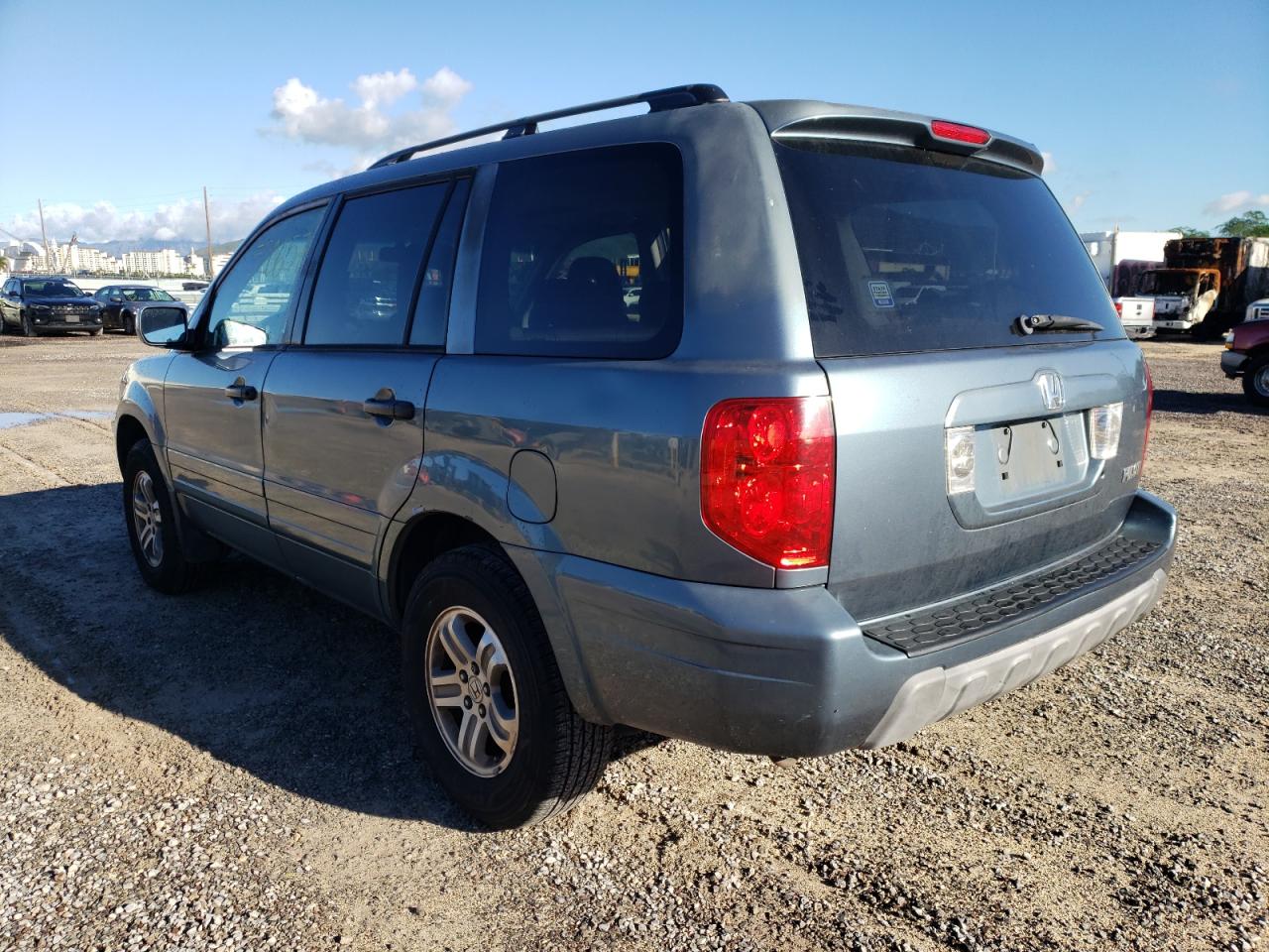 Photo 3 from auction – 2005 HONDA PILOT EXL with VIN 2HKYF18715H565697
