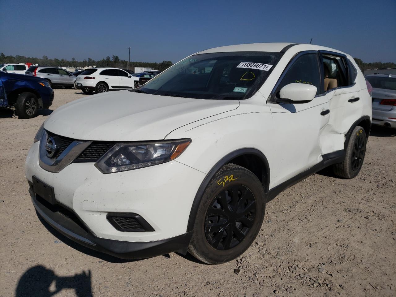 Photo 2 from auction – 2016 NISSAN ROGUE S with VIN KNMAT2MV9GP657197