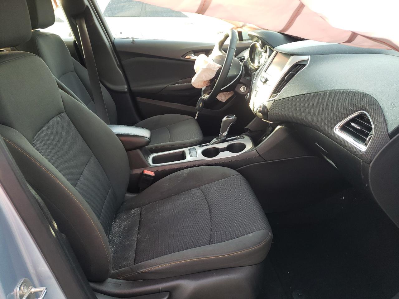 Photo 5 from auction – 2017 CHEVROLET CRUZE with VIN 1G1BC5SM5H7140201
