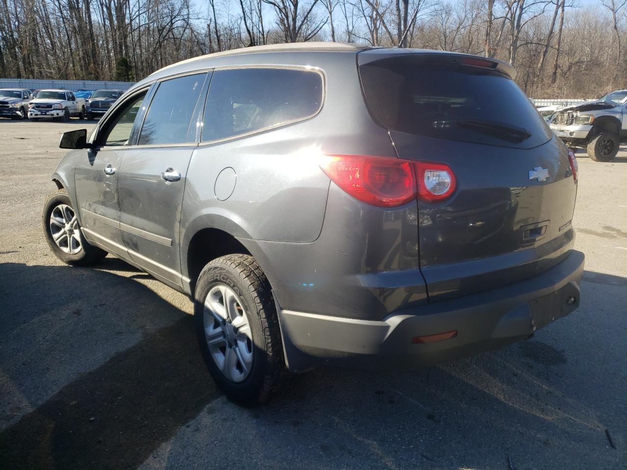 Photo 3 from auction – 2011 CHEVROLET TRAVERSE L with VIN 1GNKREED9BJ130211