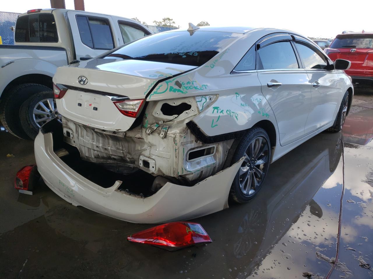 Photo 4 from auction – 2011 HYUNDAI SONATA SE with VIN 5NPEC4AC1BH115001