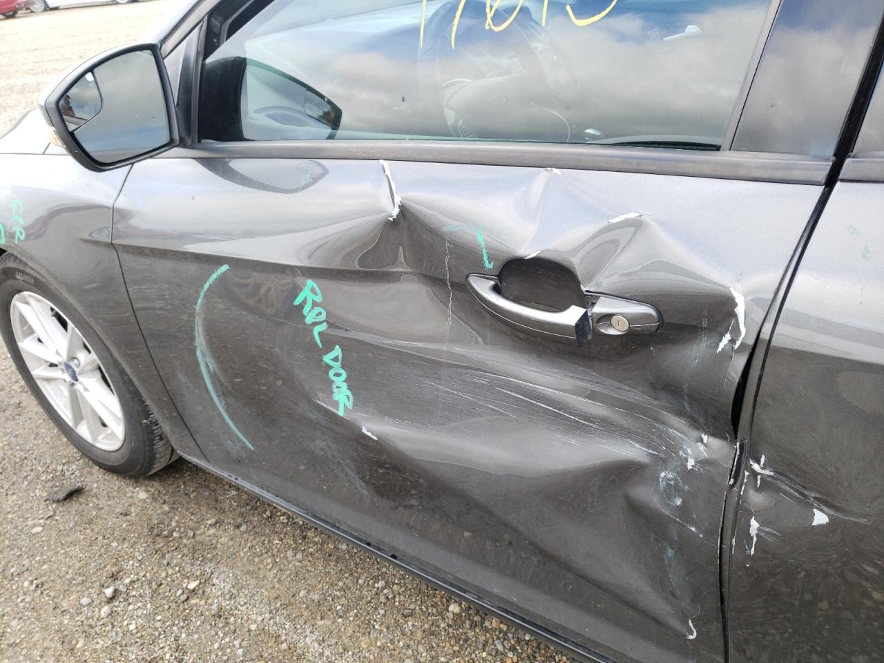 Photo 9 from auction – 2015 FORD FOCUS SE with VIN 1FADP3F2XFL270258