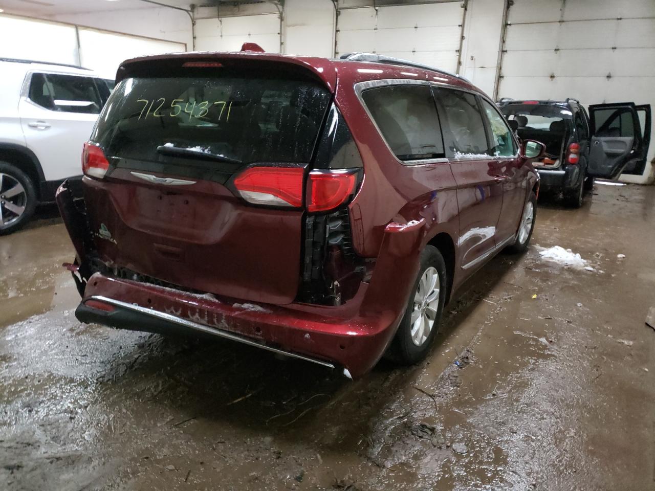 Photo 4 from auction – 2018 CHRYSLER PACIFICA T with VIN 2C4RC1BG1JR101196