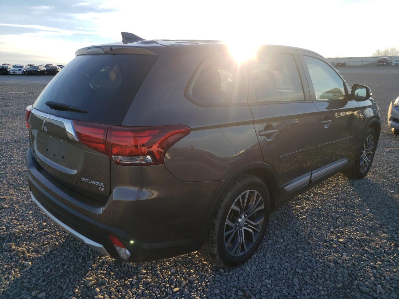 Photo 4 from auction – 2017 MITSUBISHI OUTLANDER with VIN JA4AD3A32HZ011795