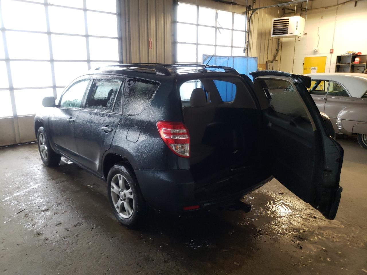 Photo 3 from auction – 2012 TOYOTA RAV4 with VIN 2T3BF4DV3CW243581