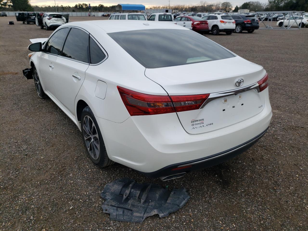 Photo 3 from auction – 2016 TOYOTA AVALON XLE with VIN 4T1BK1EB9GU200652
