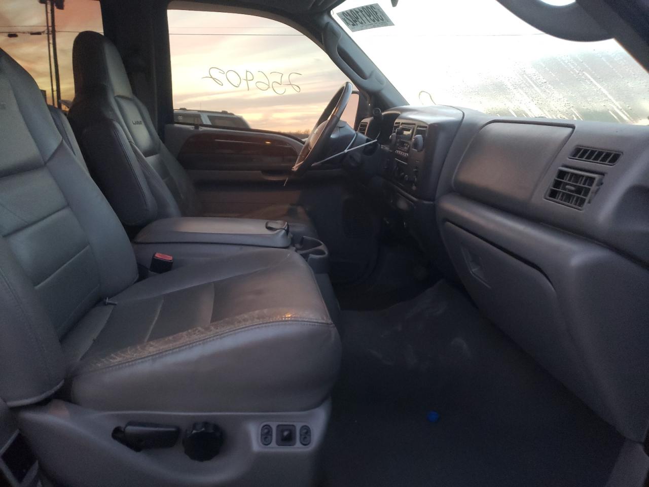 Photo 5 from auction – 2003 FORD F250 SUPER with VIN 1FTNW21P03EC56478