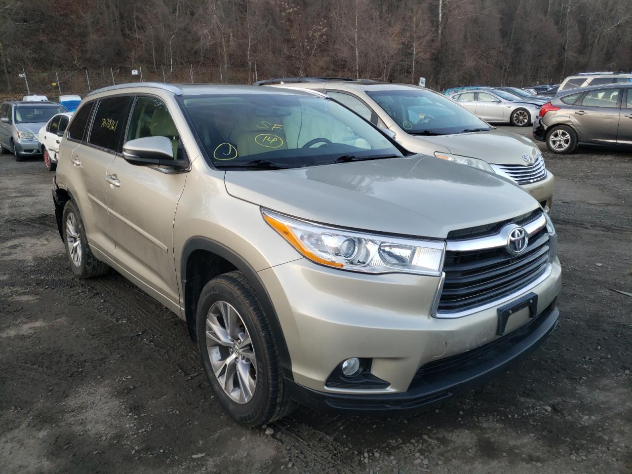 TOYOTA HIGHLANDER 2014 with VIN 5TDJKRFH7ES011131 - Photo from auction