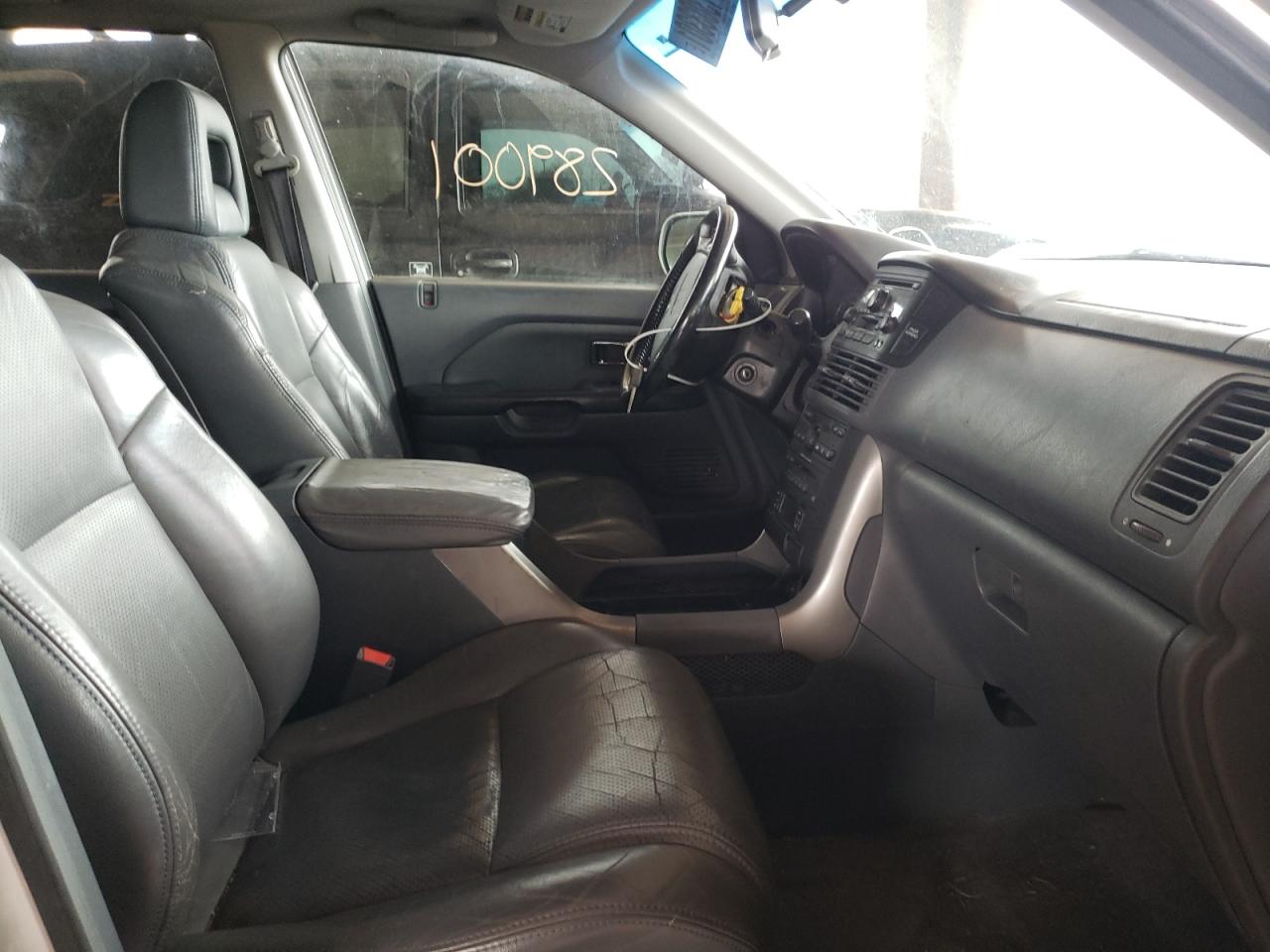 Photo 5 from auction – 2005 HONDA PILOT EXL with VIN 5FNYF18545B037262
