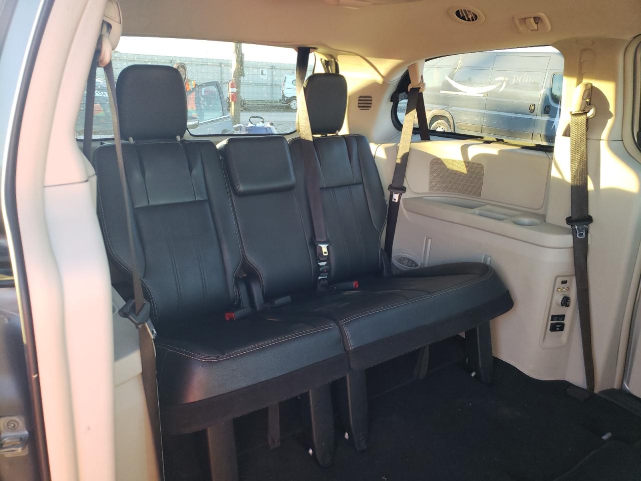 Photo 6 from auction – 2013 CHRYSLER TOWN & COU with VIN 2C4RC1BG8DR735061