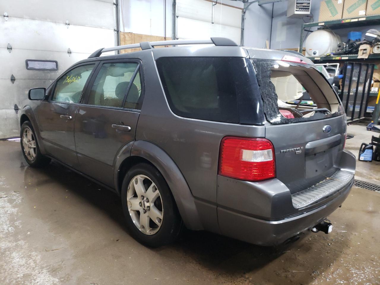 Фото 3 с аукциона – 2005 FORD FREESTYLE с VIN 1FMDK06165GA37284