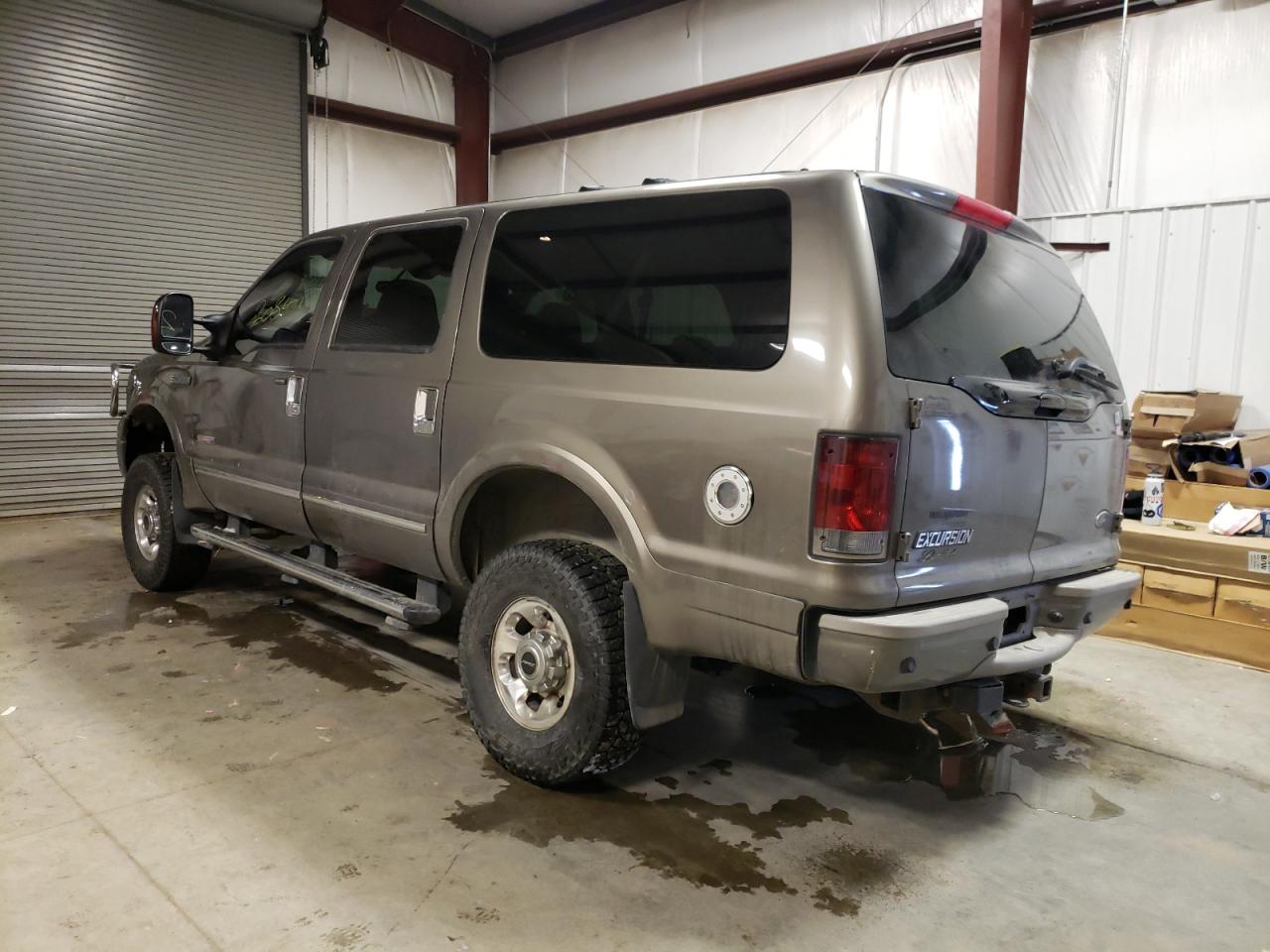 Photo 3 from auction – 2005 FORD EXCURSION with VIN 1FMSU43P15EB76641