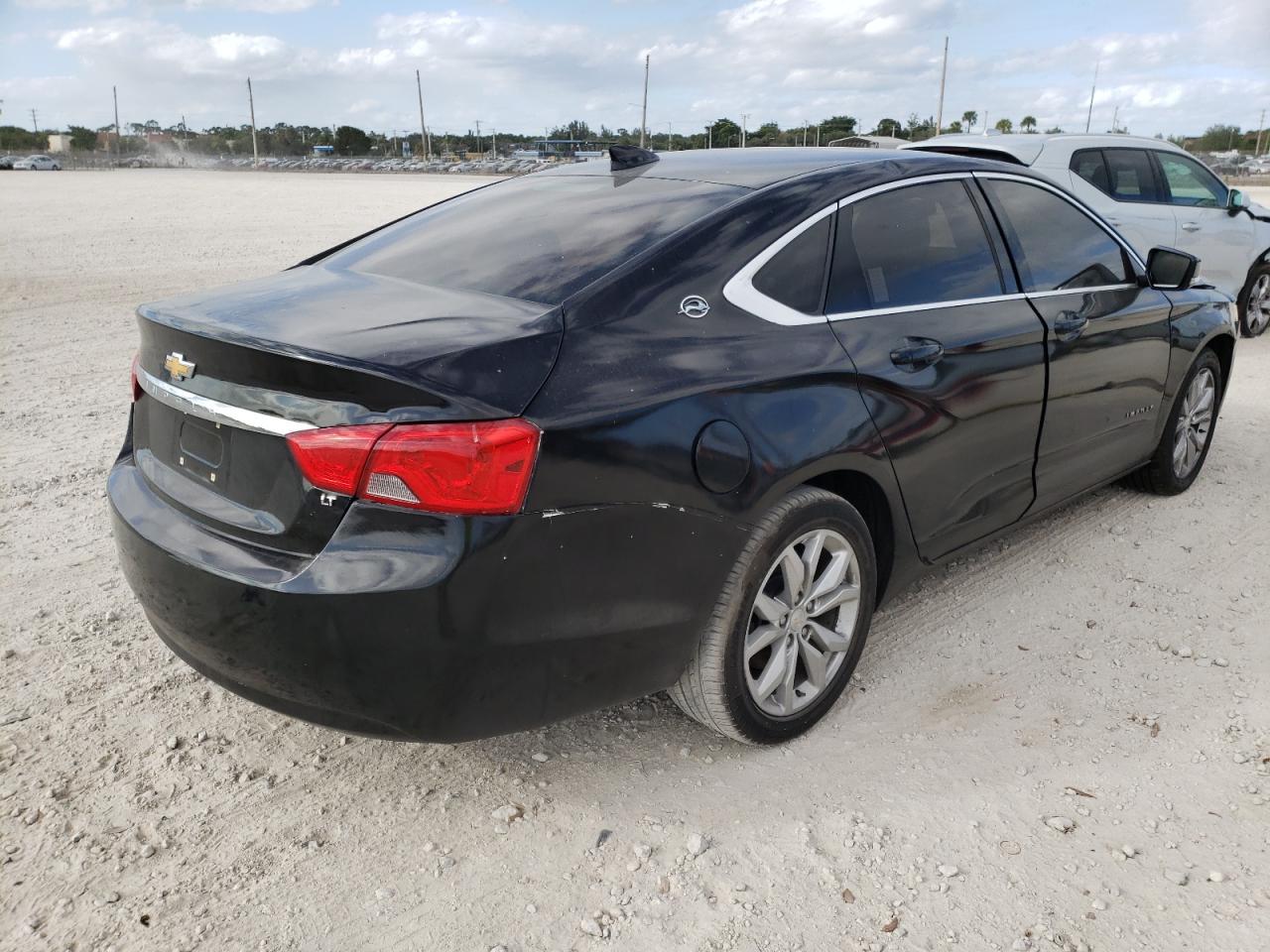 Photo 4 from auction – 2017 CHEVROLET IMPALA LT with VIN 2G1105SA8H9174917
