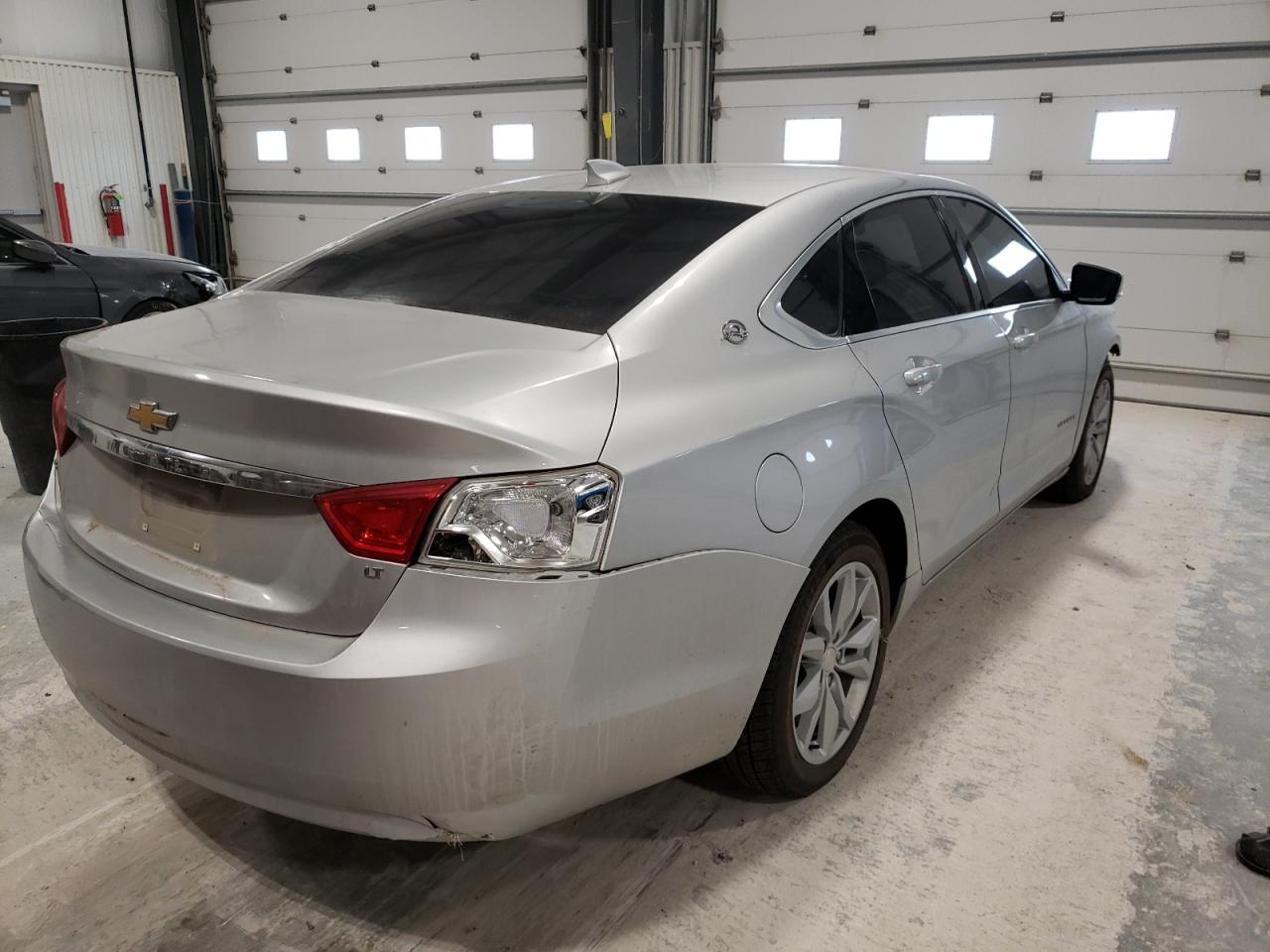 Photo 4 from auction – 2017 CHEVROLET IMPALA LT with VIN 2G1105S38H9155656