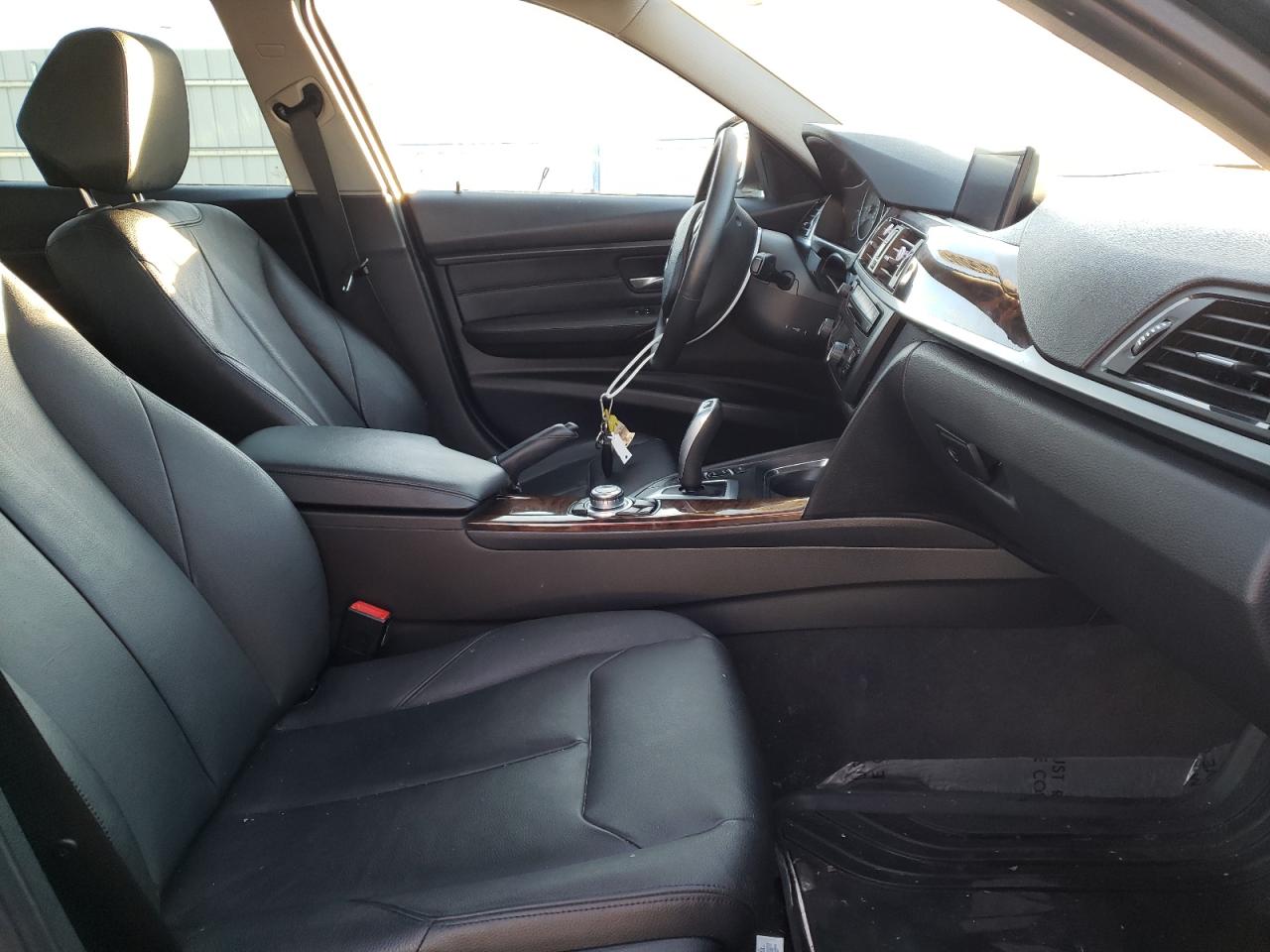 Photo 5 from auction – 2013 BMW 335 XI with VIN WBA3B9C51DF587408