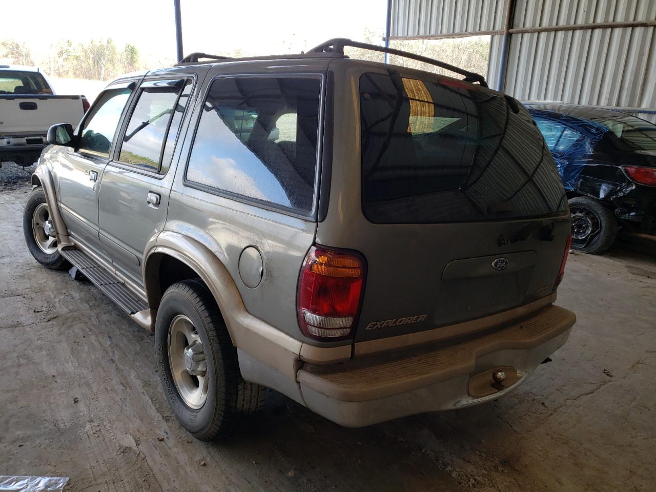 Photo 16 from auction – 1999 FORD EXPLORER with VIN 1FMDU35P6XZB89560