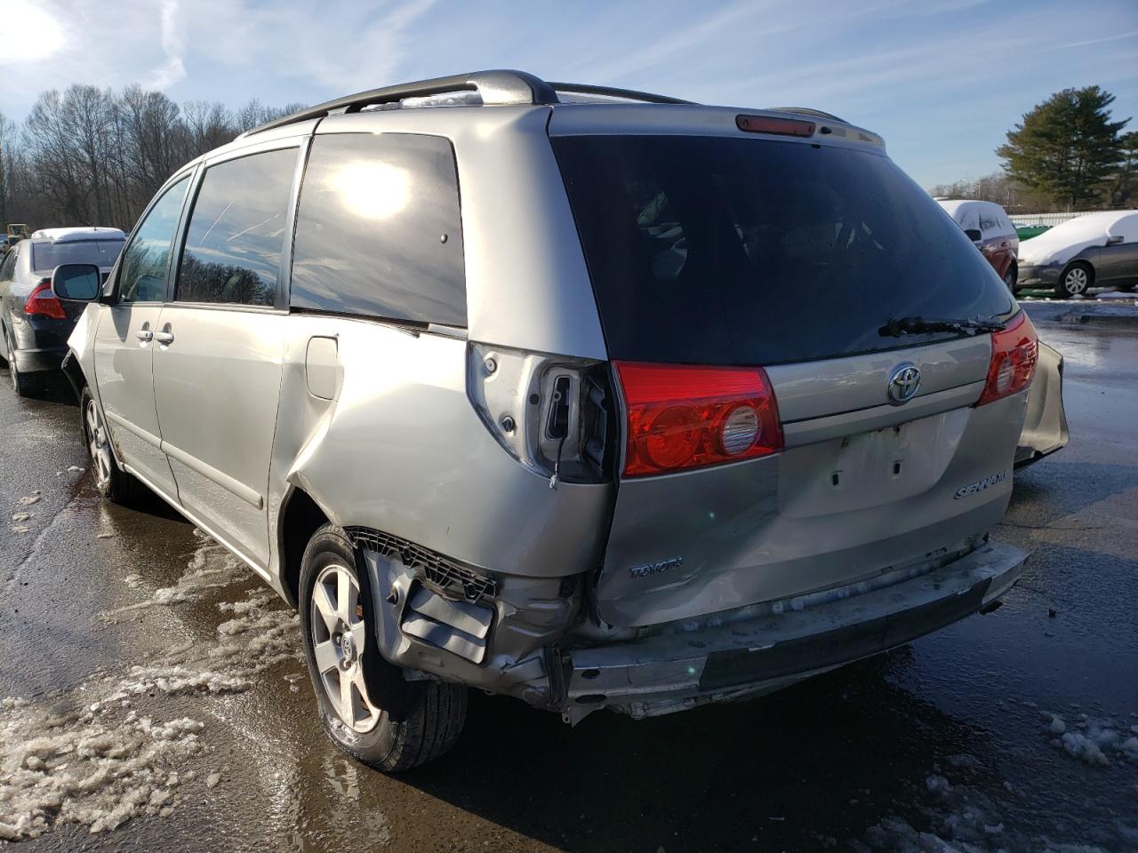 Photo 3 from auction – 2010 TOYOTA SIENNA with VIN 5TDYK4CC1AS296798