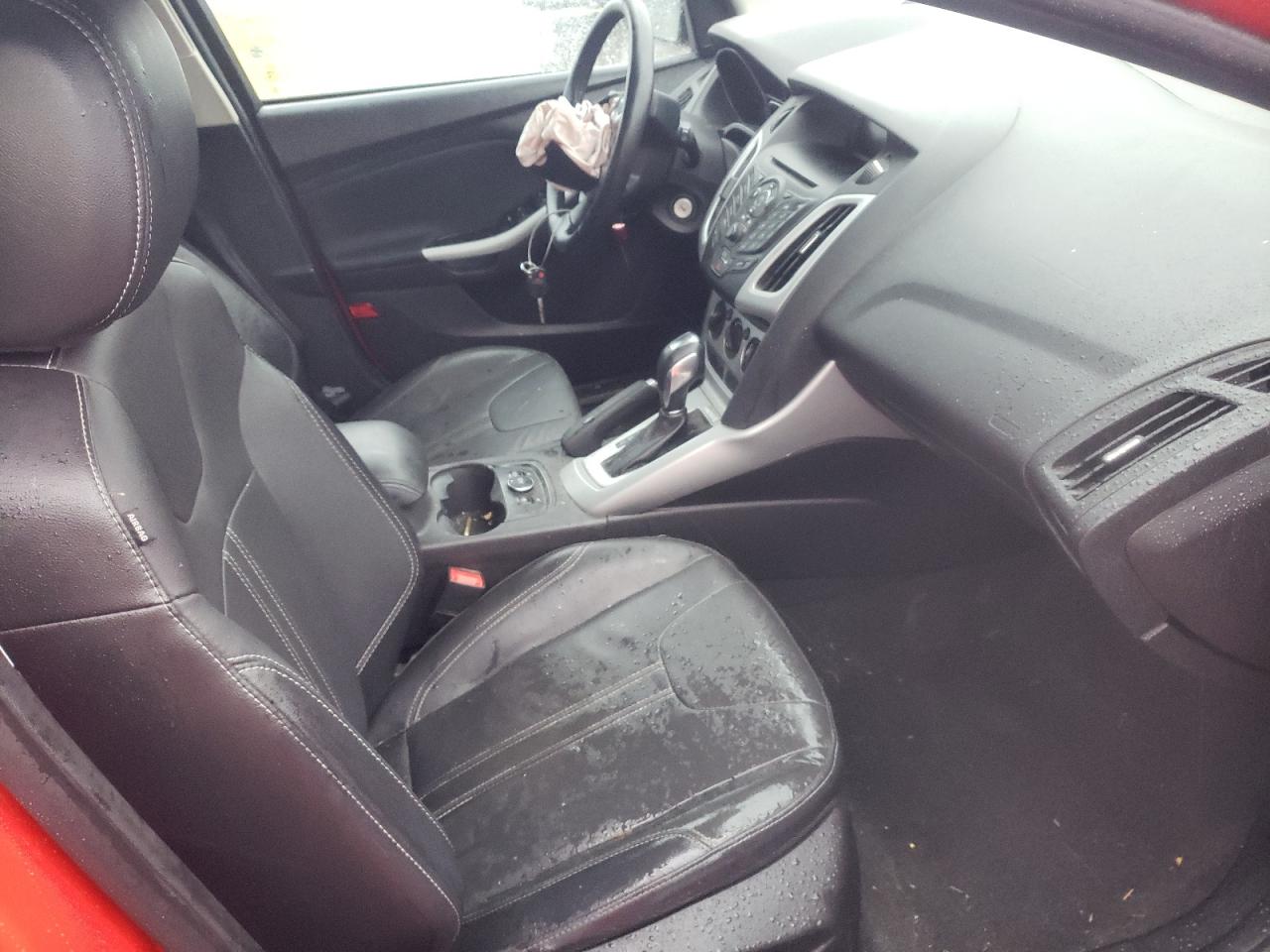 Photo 5 from auction – 2014 FORD FOCUS SE with VIN 1FADP3K25EL408115