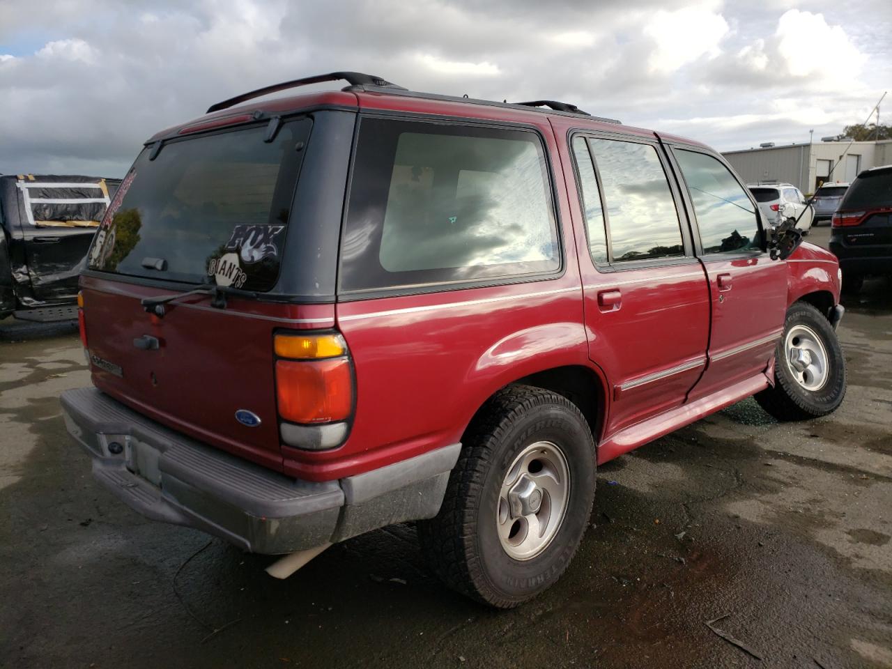 Photo 4 from auction – 1996 FORD EXPLORER with VIN 1FMDU34X9TUD17010