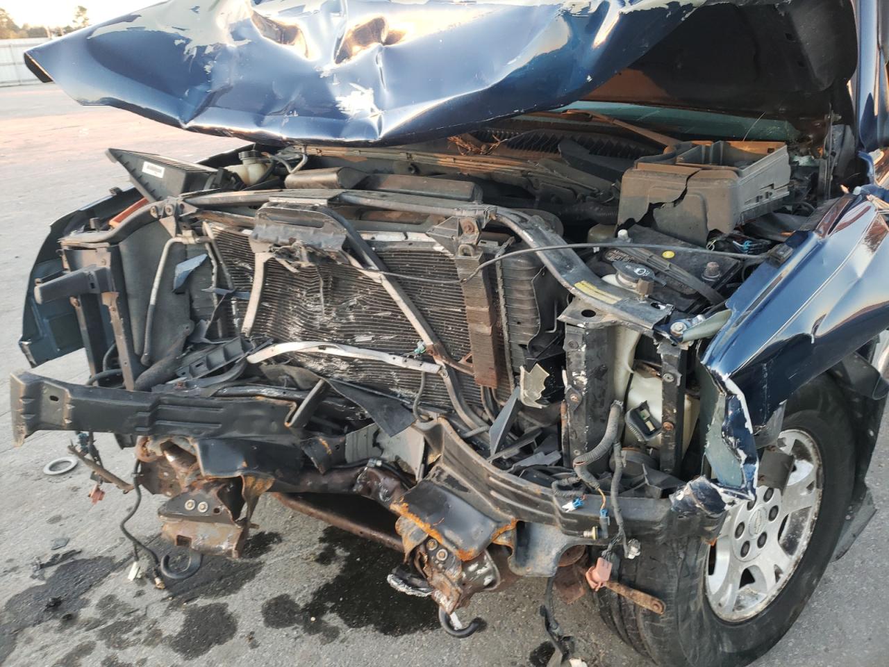 Photo 9 from auction – 2002 CHEVROLET AVALANCHE with VIN 3GNEK13T12G137305