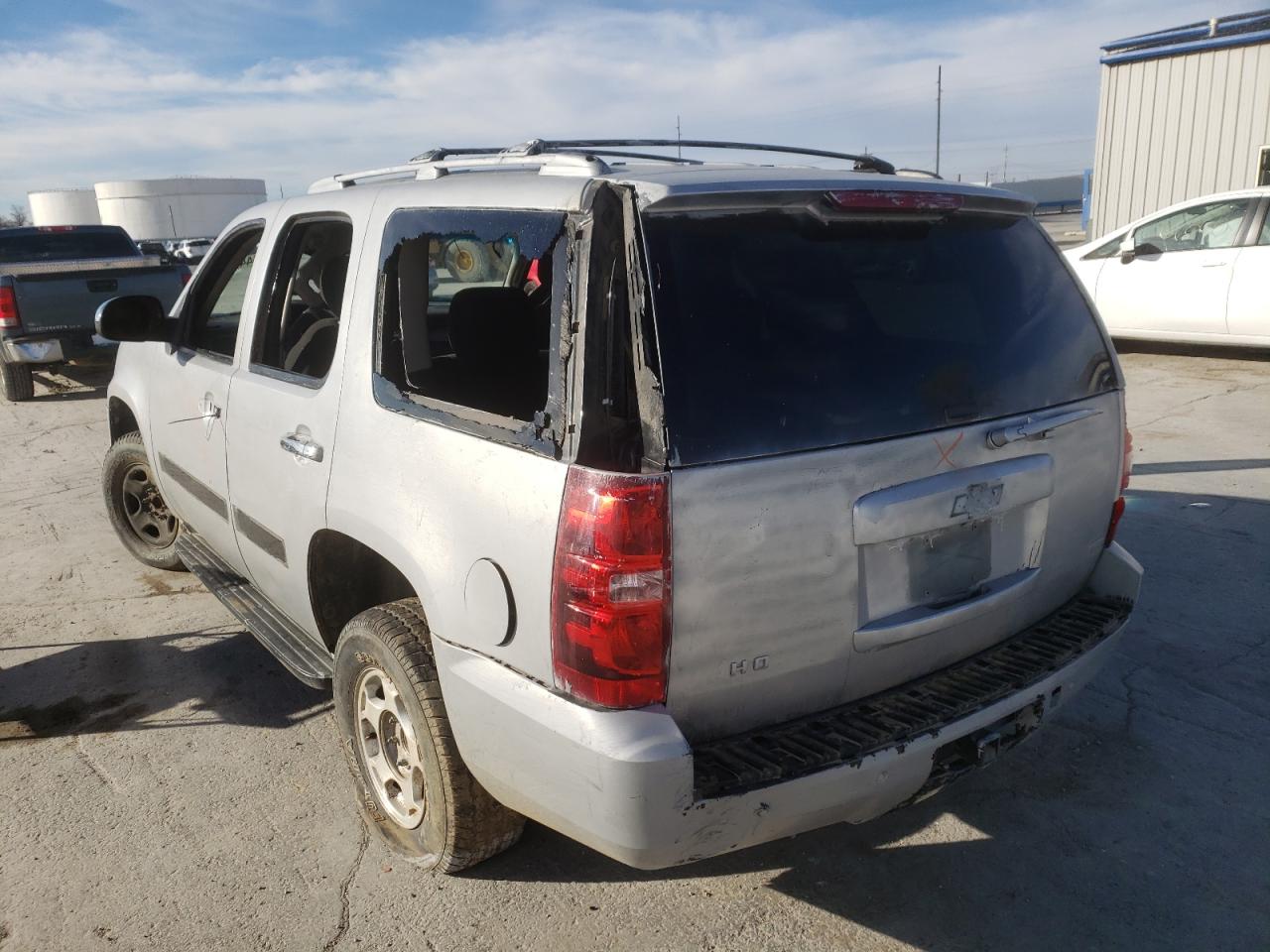 Photo 3 from auction – 2011 CHEVROLET TAHOE C150 with VIN 1GNSCAE08BR171552