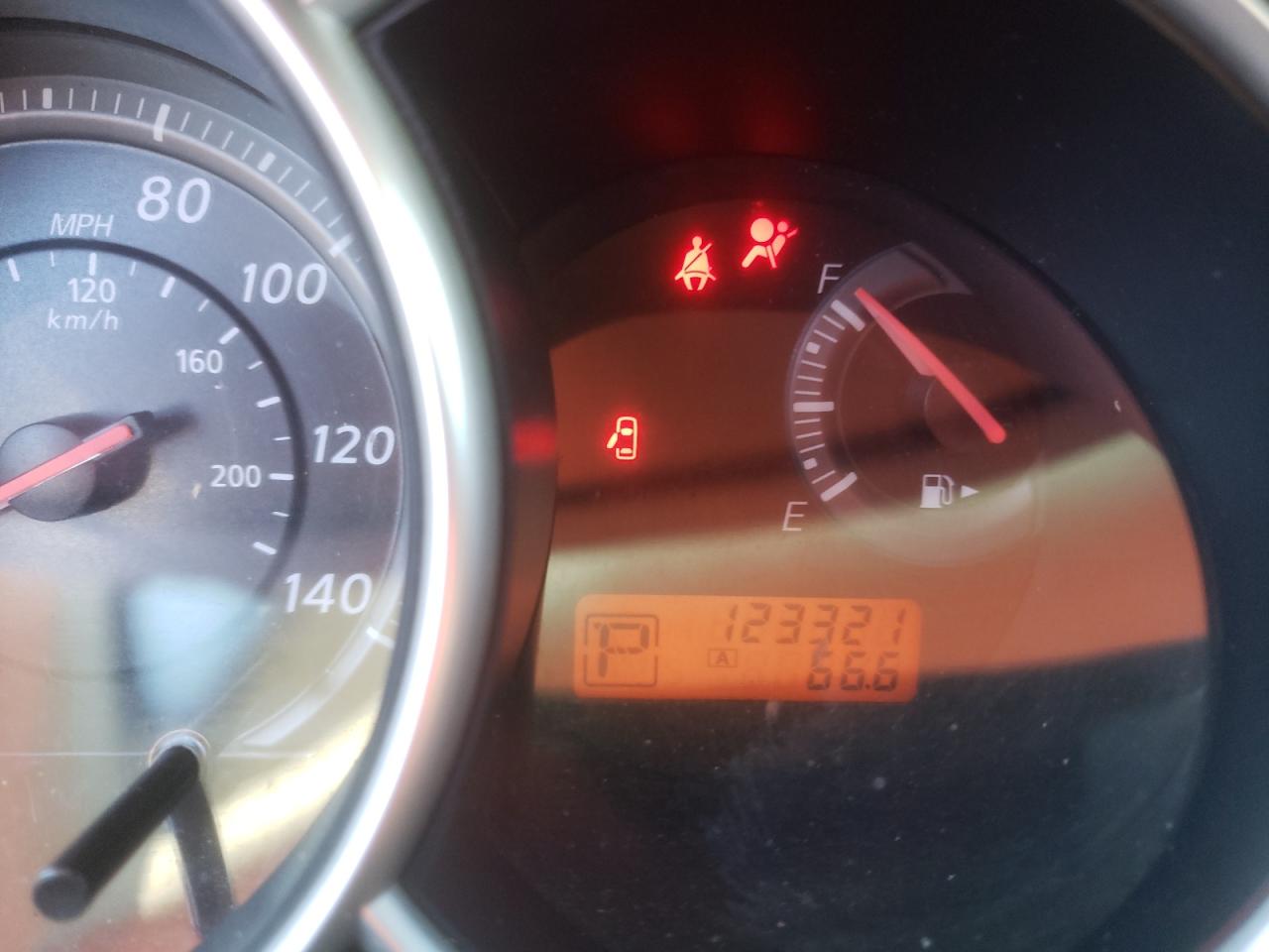 Photo 8 from auction – 2010 NISSAN VERSA S with VIN 3N1BC1AP7AL400761