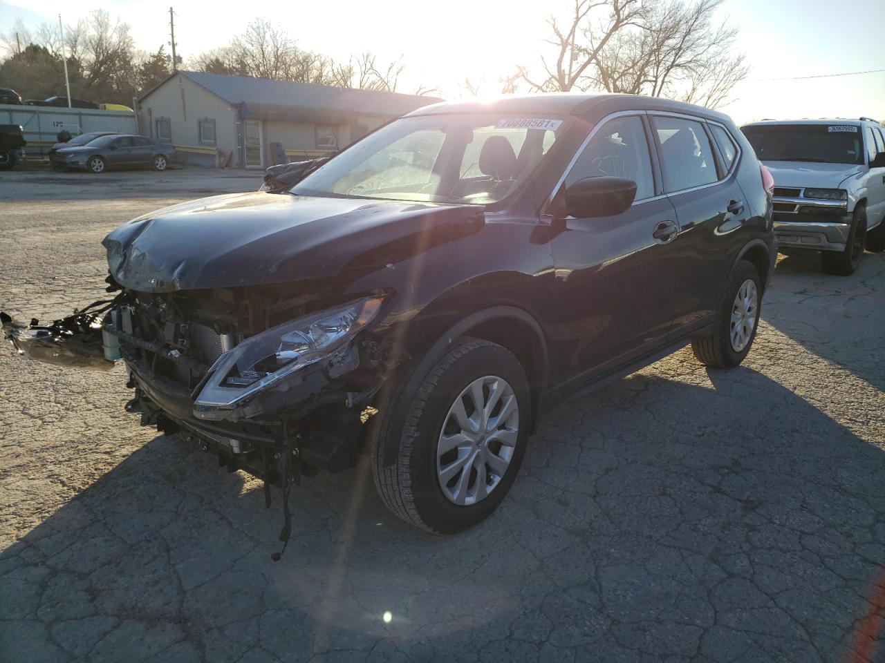 Photo 2 from auction – 2017 NISSAN ROGUE S with VIN KNMAT2MV8HP616884