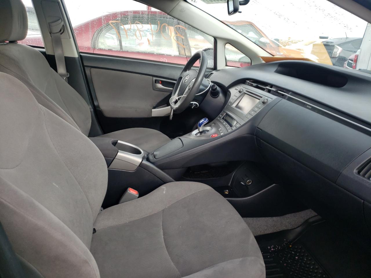 Photo 5 from auction – 2015 TOYOTA PRIUS with VIN JTDKN3DU8F0439982