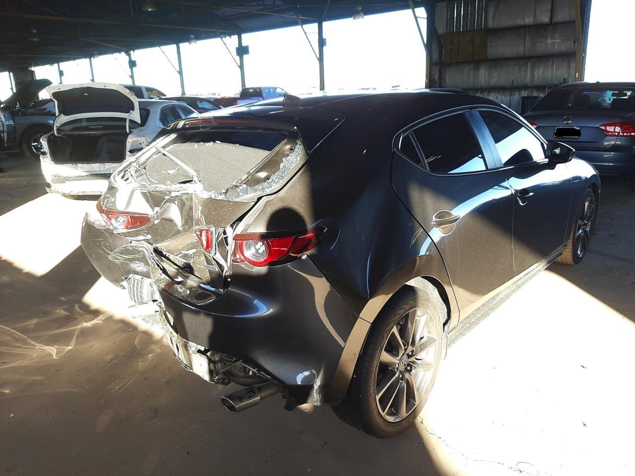 Photo 4 from auction – 2019 MAZDA 3 PREFERRE with VIN JM1BPAMM9K1119623