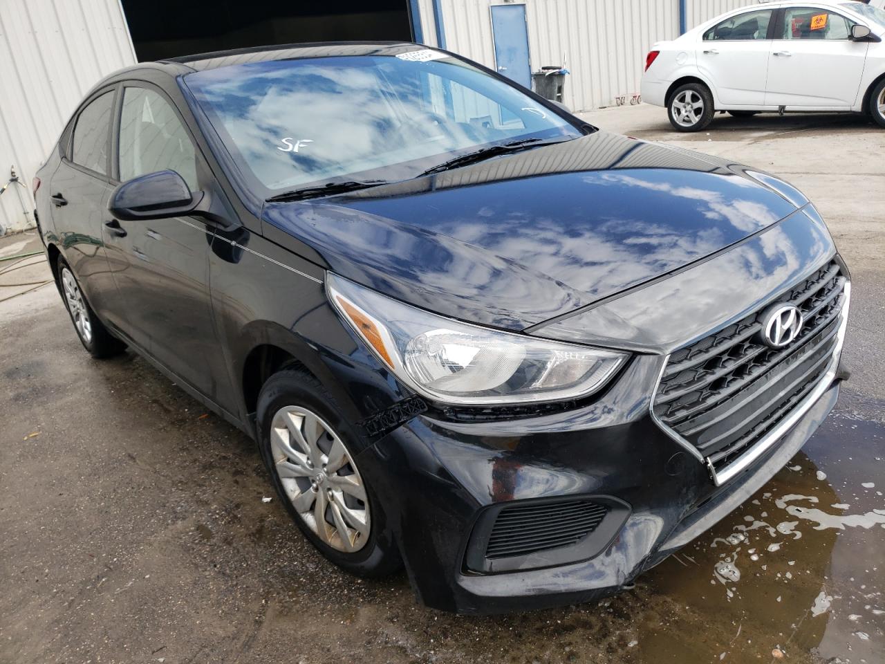 HYUNDAI ACCENT SE 2018 with VIN 3KPC24A31JE025909 - Photo from auction