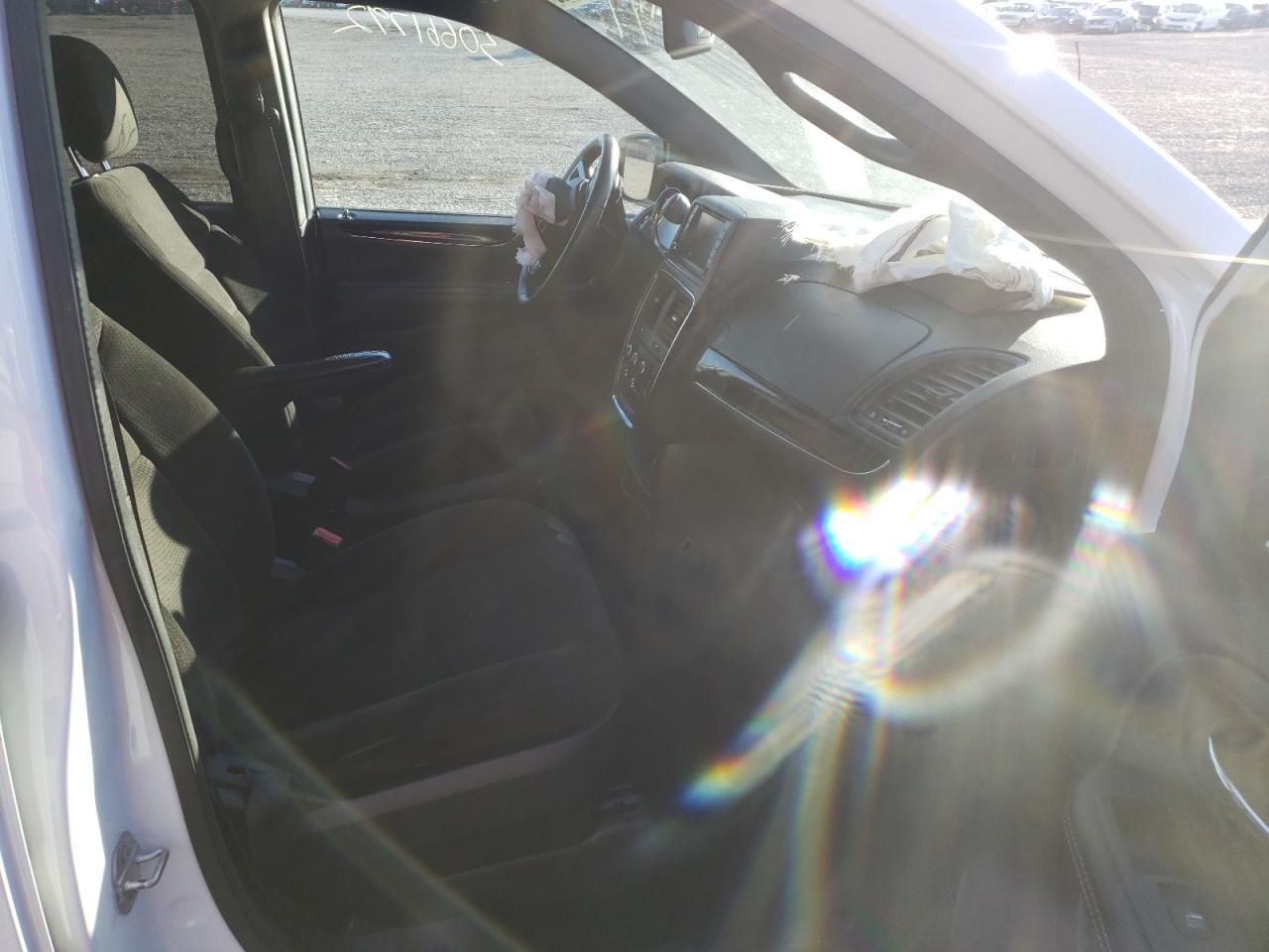 Photo 5 from auction – 2015 DODGE GRAND CARA with VIN 2C4RDGBGXFR704347