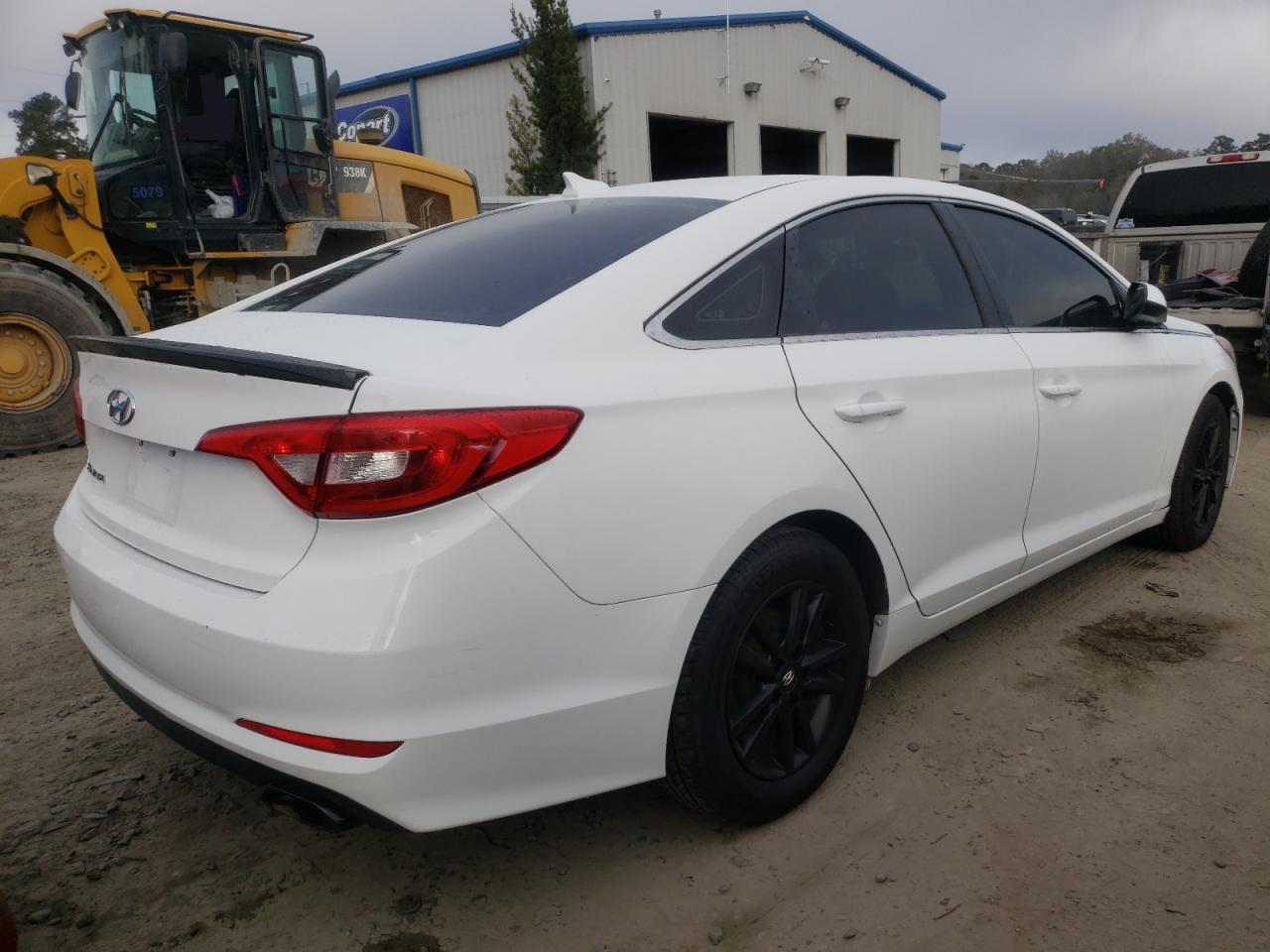 Photo 4 from auction – 2015 HYUNDAI SONATA SE with VIN 5NPE24AF9FH249869