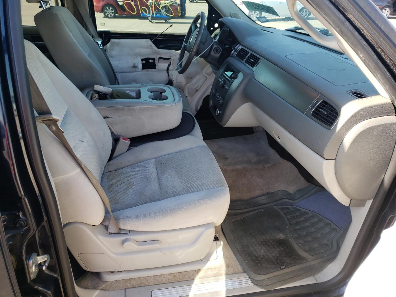 Photo 5 from auction – 2007 CHEVROLET SUBURBAN C with VIN 1GNFC16097J209487