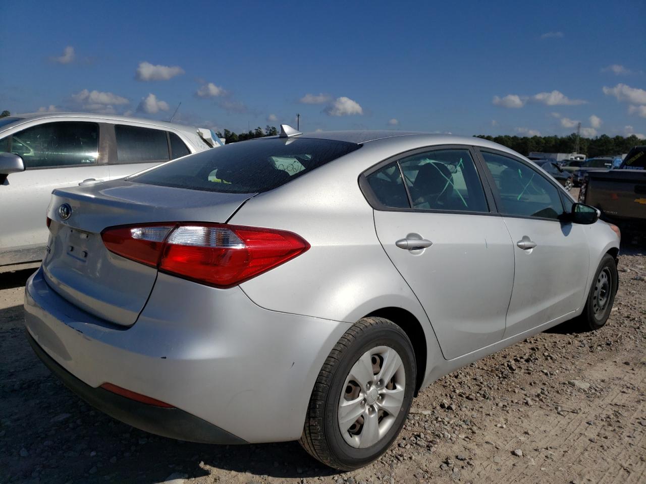 Photo 4 from auction – 2016 KIA FORTE LX with VIN KNAFK4A69G5585668