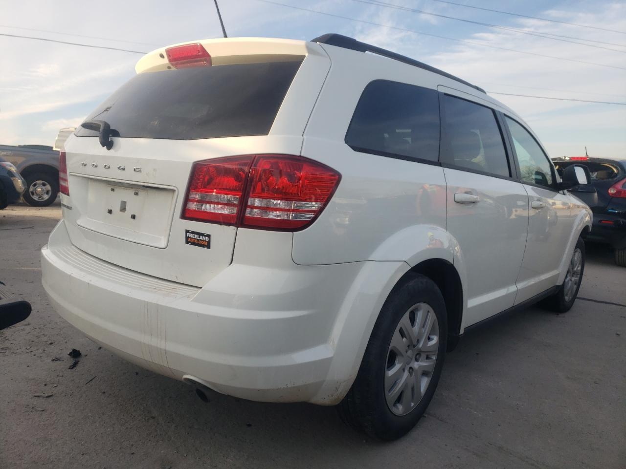 Photo 4 from auction – 2017 DODGE JOURNEY SE with VIN 3C4PDCAB9HT520491
