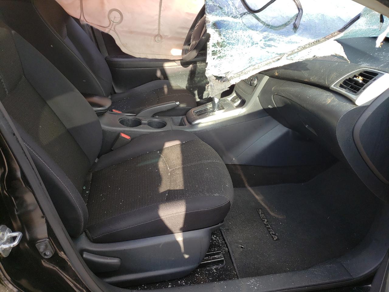 Photo 5 from auction – 2016 NISSAN SENTRA S with VIN 3N1AB7AP4GY211532