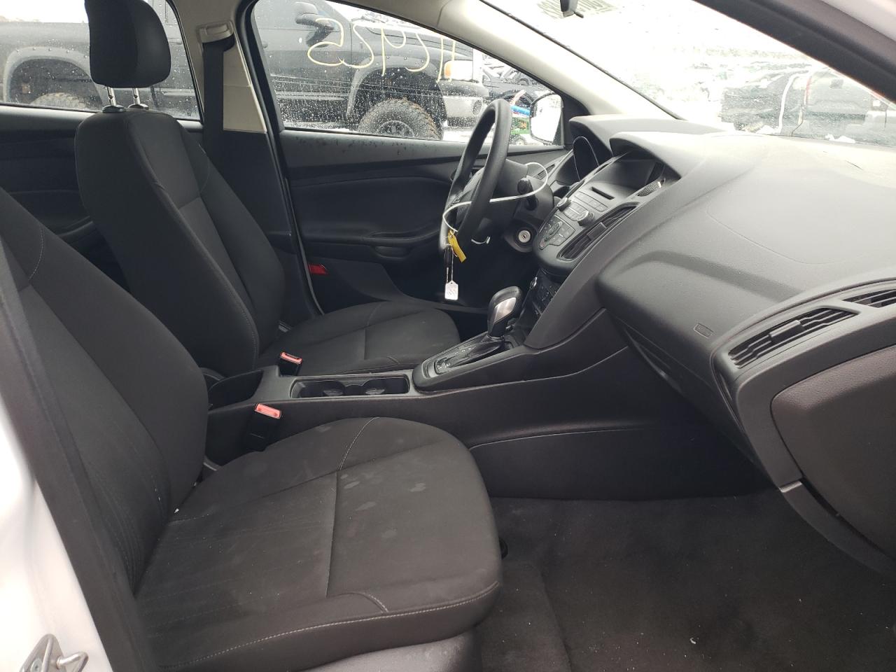 Photo 5 from auction – 2015 FORD FOCUS S with VIN 1FADP3E26FL281078