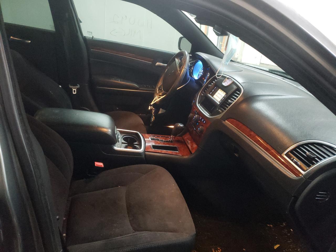 Photo 5 from auction – 2012 CHRYSLER 300 with VIN 2C3CCAAGXCH108247